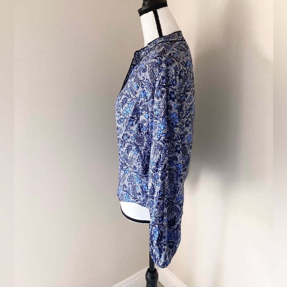 Evereve Sheila Floral Batik Piped Top Blue Black Size S - Picture 5 of 8